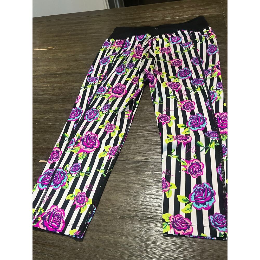 Betsey Johnson Performance Striped Floral Roses Capris Leggings Pants L 90's Y2K